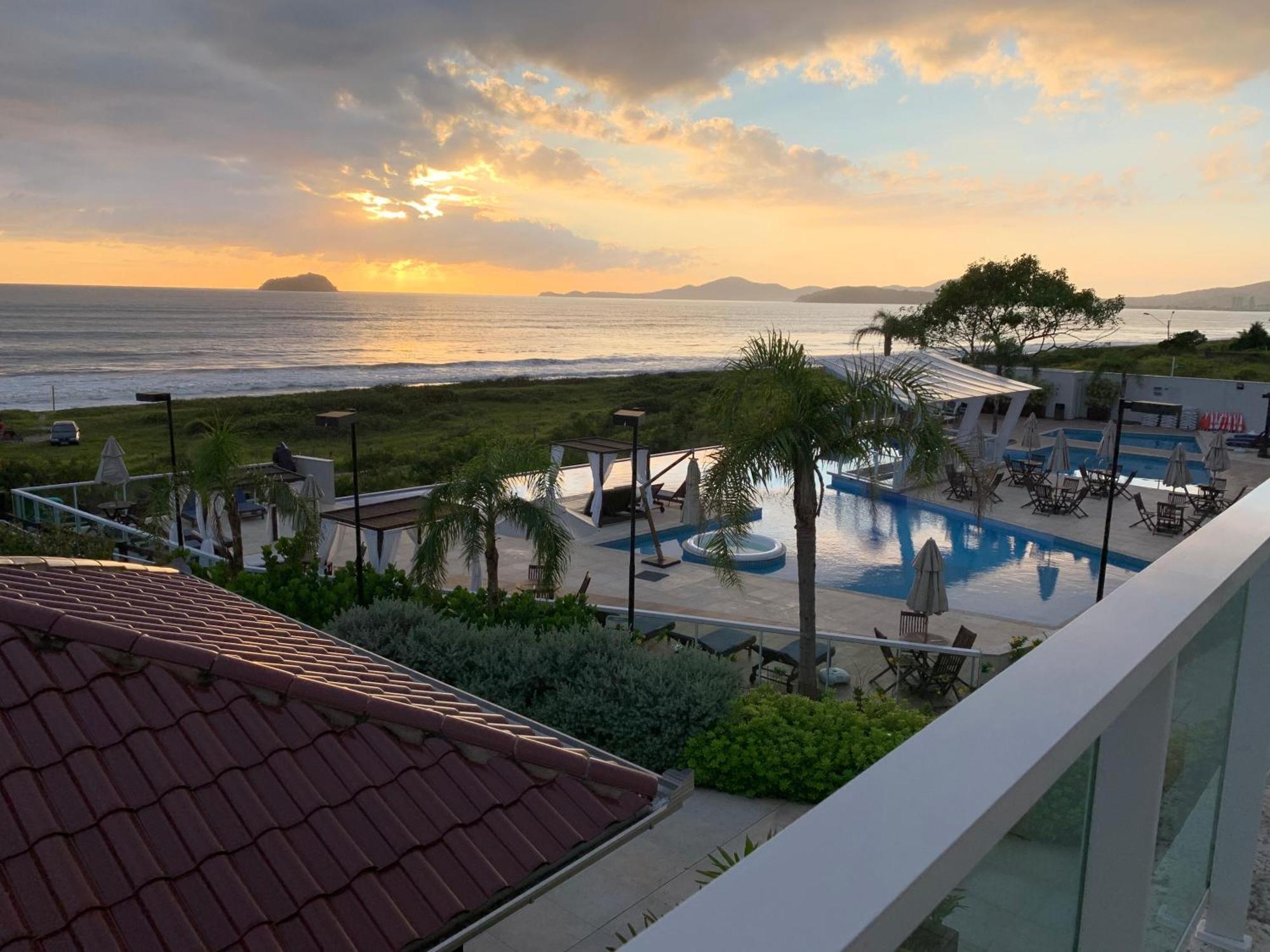 Bali Beach Home Club Rogga Beira Mar - Balneario Picarras Piçarras Exterior foto